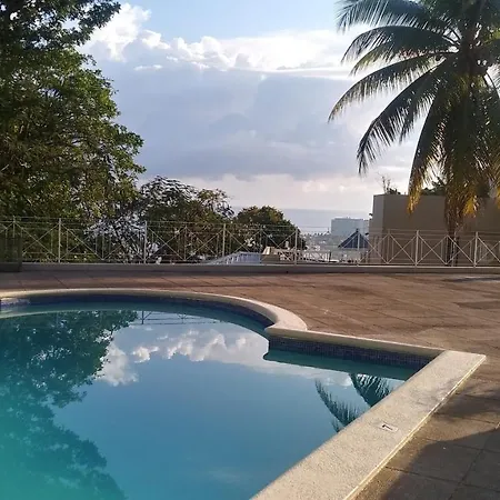 Amazing Location! Walk To Town, Beach & Dinner - Payment Required To Reserve