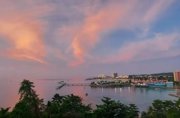 Amazing Location! Walk To Town, & Dinner - Payment Required To Reserve Ocho Ríos
